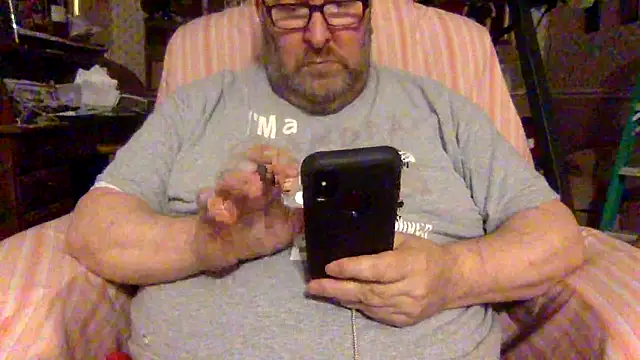 Snapshot of Drwhocares chatting on April 2026 07:06:02 PM Drwhocares online show from April 2026 07:06:02 PM
