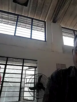 Snapshot of tz143143 chatting on February 2025 02:21:01 AM tz143143 online show from February 2025 02:21:01 AM