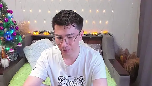 Snapshot of Yumi_steve chatting on January 2025 12:09:02 AM Yumi steve online show from January 2025 12:09:02 AM