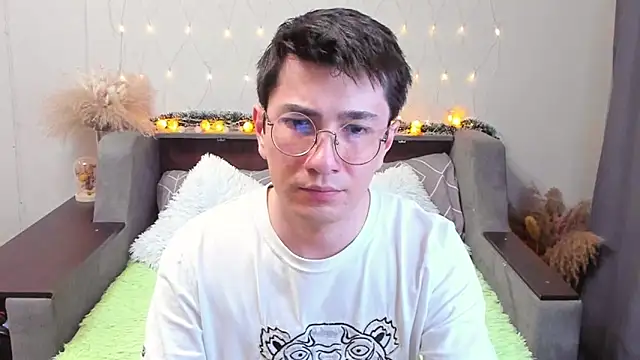 Snapshot of Yumi_steve chatting on February 2025 12:51:01 AM Yumi steve online show from February 2025 12:51:01 AM