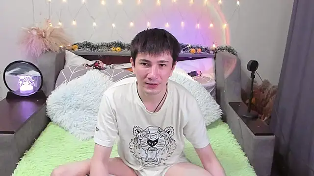 Snapshot of Yumi_steve chatting on October 2025 08:28:01 PM Yumi steve online show from October 2025 08:28:01 PM