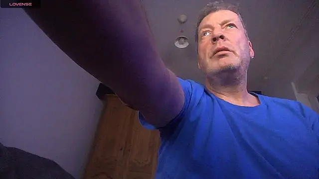 iliebetights online show from November 2025 08:51:01 PM