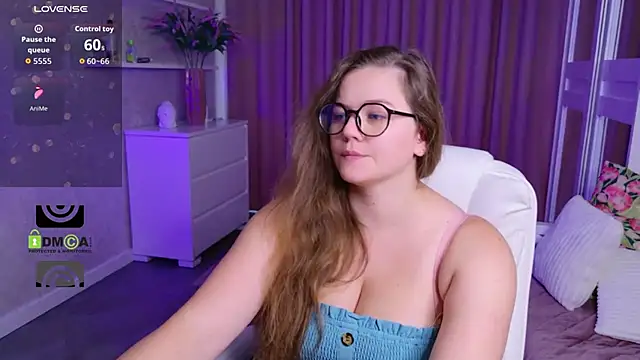 Snapshot of KellyKleine chatting on July 2026 10:21:02 AM KellyKleine online show from July 2026 10:21:02 AM
