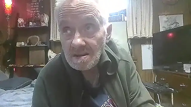 Snapshot of Makowboy chatting on June 2026 06:47:01 PM Makowboy online show from June 2026 06:47:01 PM