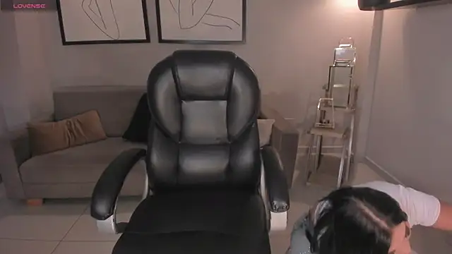 MiaRoberts1 online show from April 2026 11:52:01 AM