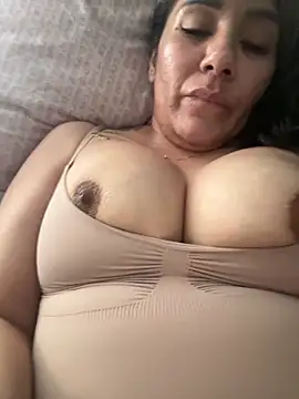 Aw ThROAt9 online show from April 2026 03:39:02 PM