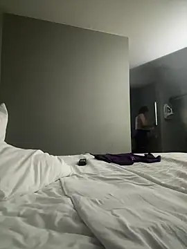 Aw ThROAt9 online show from April 2026 12:02:01 AM