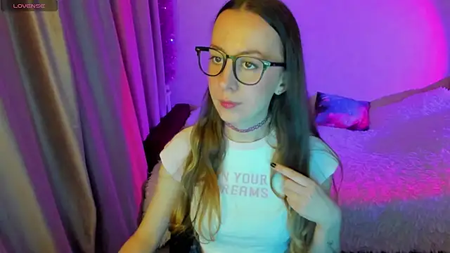 CurlySteph online show from September 2025 06:43:02 PM