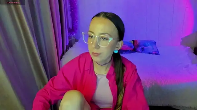 CurlySteph online show from November 2025 06:18:02 PM