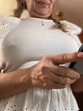 camelia3 online show from March 2026 11:32:01 AM