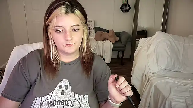 magicsparkles online show from February 2025 11:19:02 PM