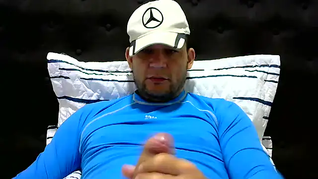 Snapshot of altenori112 chatting on January 2025 03:15:02 PM altenori112 online show from January 2025 03:15:02 PM