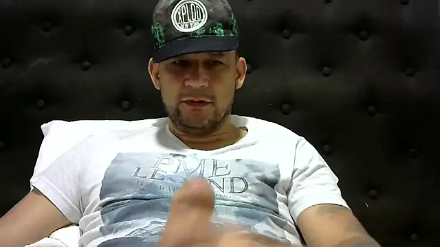 Snapshot of altenori112 chatting on February 2025 11:13:02 PM altenori112 online show from February 2025 11:13:02 PM