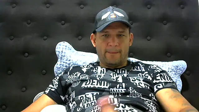 Snapshot of altenori112 chatting on March 2025 06:32:01 PM altenori112 online show from March 2025 06:32:01 PM