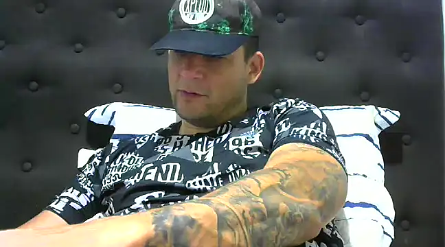 Snapshot of altenori112 chatting on March 2025 03:54:02 AM altenori112 online show from March 2025 03:54:02 AM