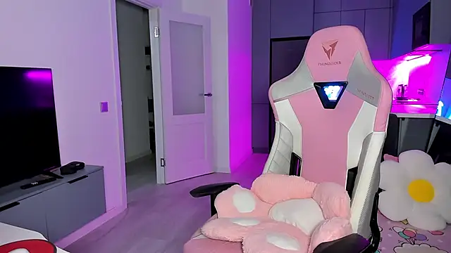 wow lovie online show from March 2026 04:28:02 AM