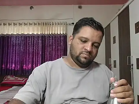 Snapshot of dhruv_love chatting on April 2026 04:26:01 AM dhruv love online show from April 2026 04:26:01 AM
