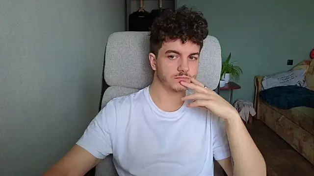 Remy Miles online show from December 2025 07:57:02 AM