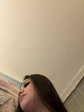 Snapshot of Alyshanon18 chatting on February 2025 03:04:01 AM Alyshanon18 online show from February 2025 03:04:01 AM