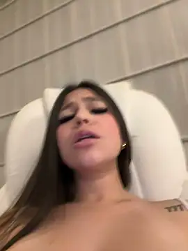 Snapshot of Alyshanon18 chatting on March 2025 05:38:01 PM Alyshanon18 online show from March 2025 05:38:01 PM