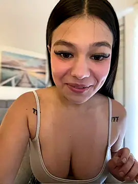 Snapshot of Alyshanon18 chatting on October 2025 09:01:01 PM Alyshanon18 online show from October 2025 09:01:01 PM