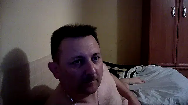 Snapshot of Novy73 chatting on November 2025 01:16:01 AM Novy73 online show from November 2025 01:16:01 AM