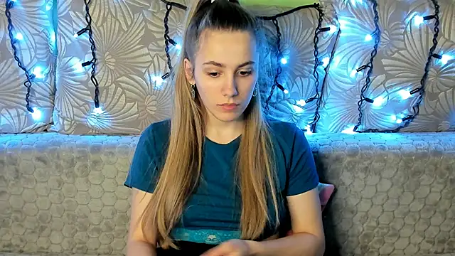 MaggieCake online show from January 2025 05:02:01 AM