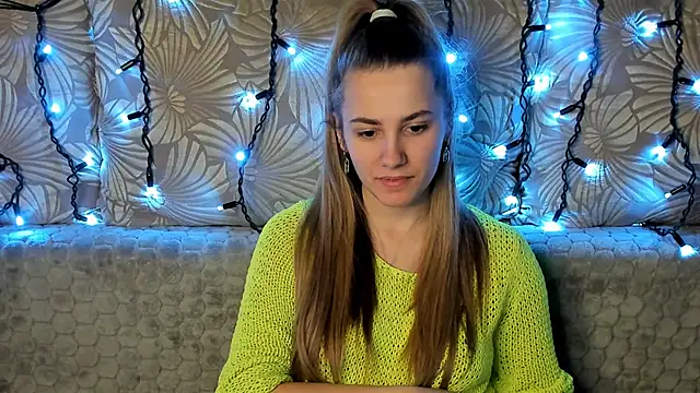 MaggieCake online show from January 2025 05:00:02 AM