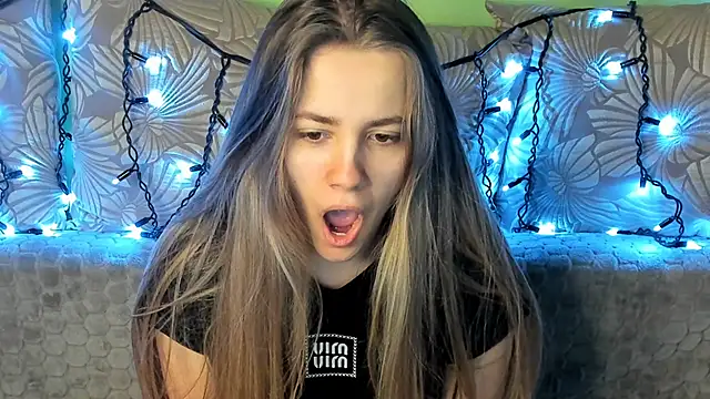 MaggieCake online show from February 2025 05:12:02 AM