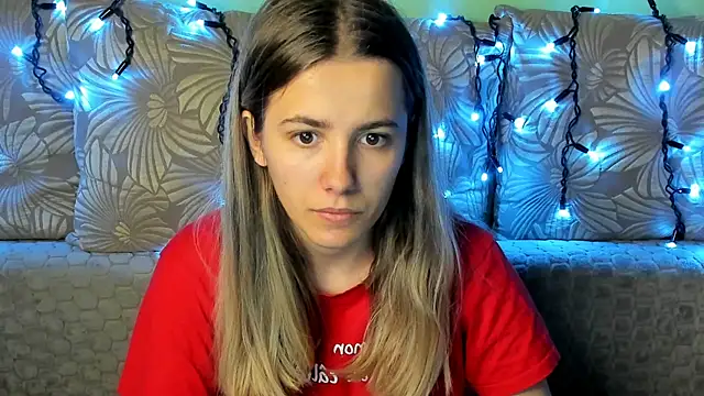 MaggieCake online show from October 2025 01:30:01 AM