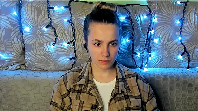 MaggieCake online show from April 2026 12:16:01 AM