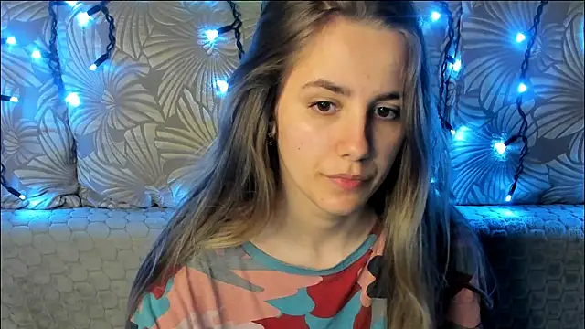 MaggieCake online show from April 2026 12:43:02 AM