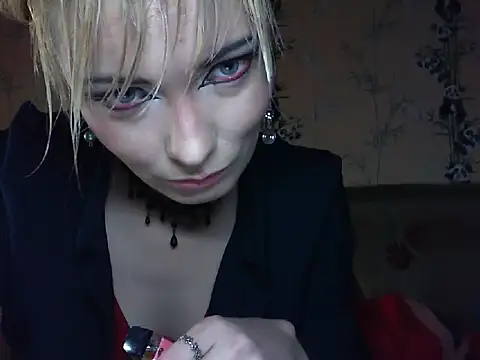 Snapshot of WildMissNiks chatting on June 2026 06:40:01 AM WildMissNiks online show from June 2026 06:40:01 AM