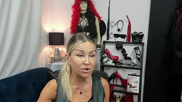 crystaLUX online show from September 2025 04:23:02 AM