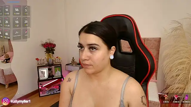 Snapshot of KallyMyller1 chatting on December 2024 07:56:02 PM KallyMyller1 online show from December 2024 07:56:02 PM