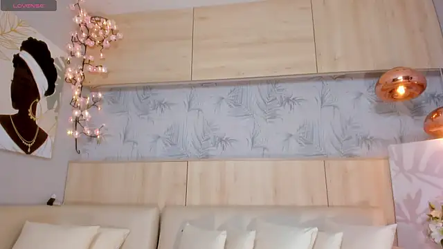 maryevans  online show from October 2025 01:02:02 PM