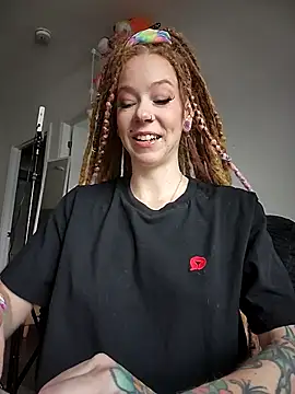 LucidLucy online show from February 2026 03:09:02 PM