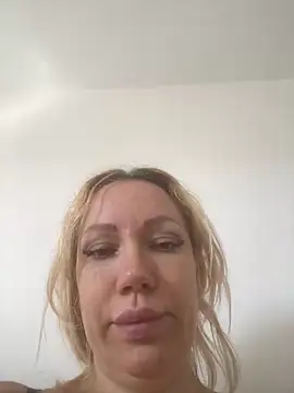 Snapshot of SofiaJoy chatting on April 2026 01:02:01 PM SofiaJoy online show from April 2026 01:02:01 PM