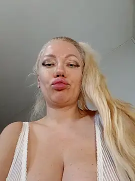 Snapshot of SofiaJoy chatting on July 2026 03:26:01 PM SofiaJoy online show from July 2026 03:26:01 PM