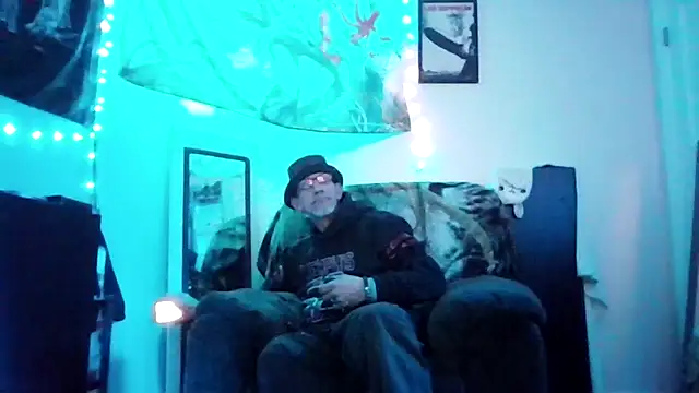 Snapshot of justinewe69 chatting on February 2026 04:35:02 AM justinewe69 online show from February 2026 04:35:02 AM