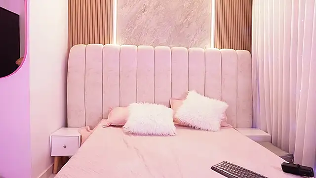 emyli sw  online show from March 2026 03:54:02 AM