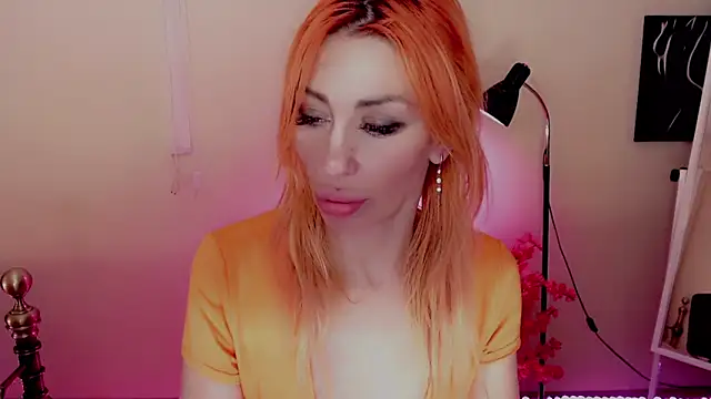 Snapshot of AnnieGOld_ chatting on December 2024 10:26:02 PM AnnieGOld  online show from December 2024 10:26:02 PM