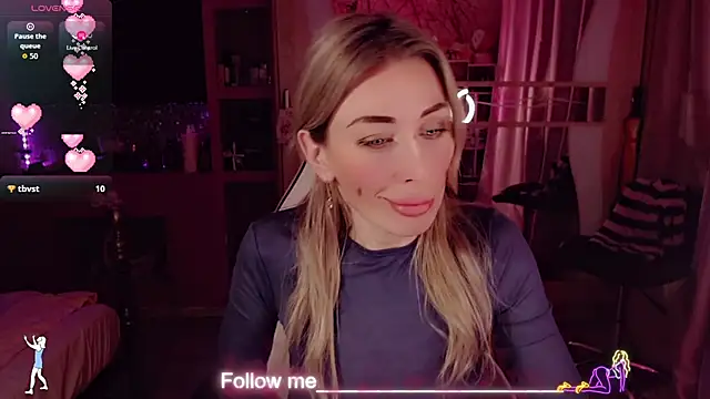 AnnieGOld  online show from March 2026 12:16:01 AM