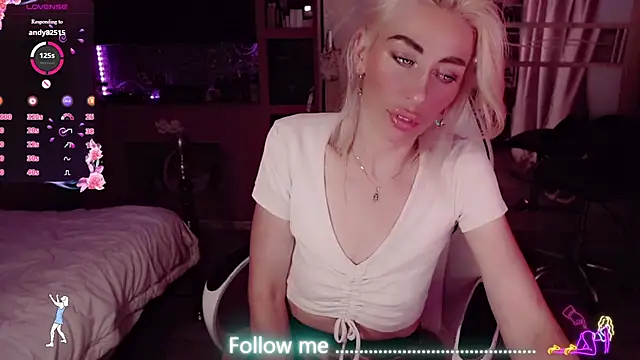 AnnieGOld  online show from July 2026 08:57:02 PM