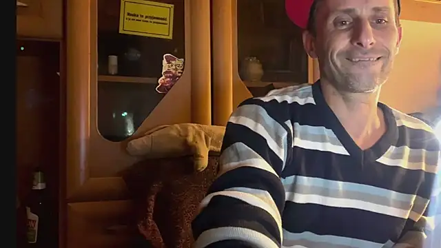 Snapshot of FireFox_Feel chatting on November 2025 07:58:01 PM FireFox Feel online show from November 2025 07:58:01 PM