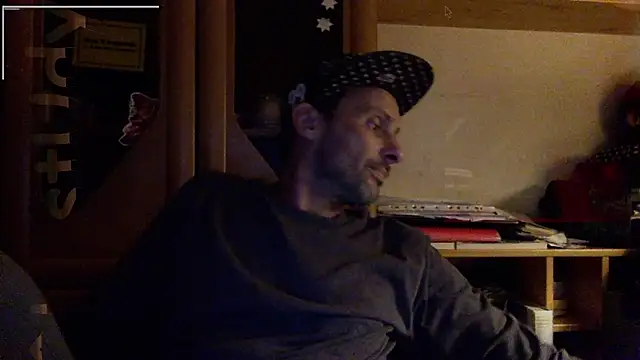 Snapshot of FireFox_Feel chatting on November 2025 12:05:01 AM FireFox Feel online show from November 2025 12:05:01 AM