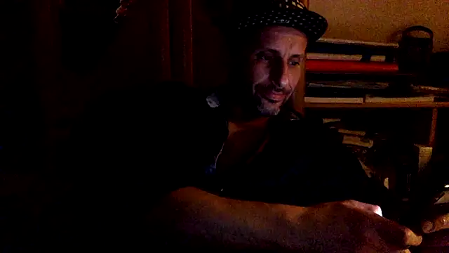 Snapshot of FireFox_Feel chatting on November 2025 04:13:02 PM FireFox Feel online show from November 2025 04:13:02 PM