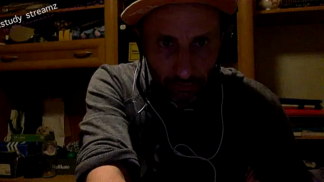 Snapshot of FireFox_Feel chatting on November 2025 04:51:01 PM FireFox Feel online show from November 2025 04:51:01 PM