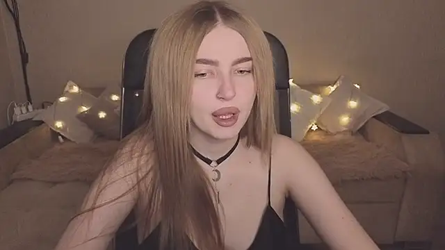 ViolettaLopez online show from November 2025 12:08:02 PM