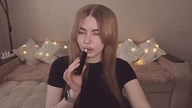 ViolettaLopez online show from April 2026 02:06:02 PM